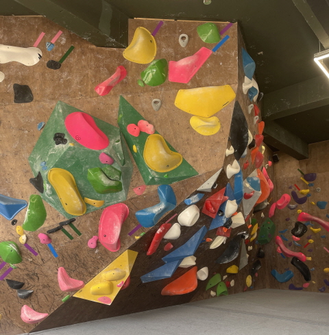 홀드온클라이밍-군산/수송동 (~02.28)